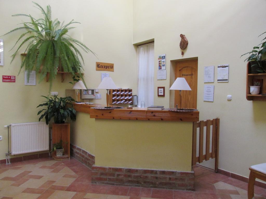 Józsi Bácsi Szállodája Szombathely Exterior foto
